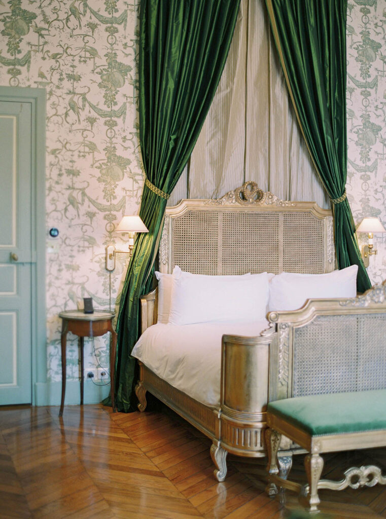 Chateau with accomodations