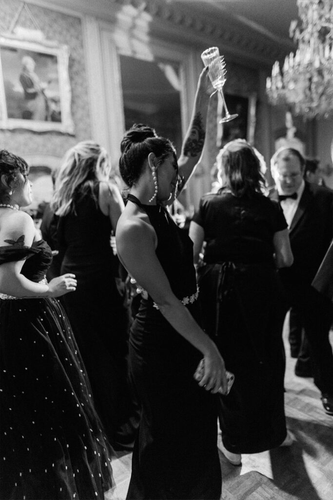 How much does a wedding live band cost in france
